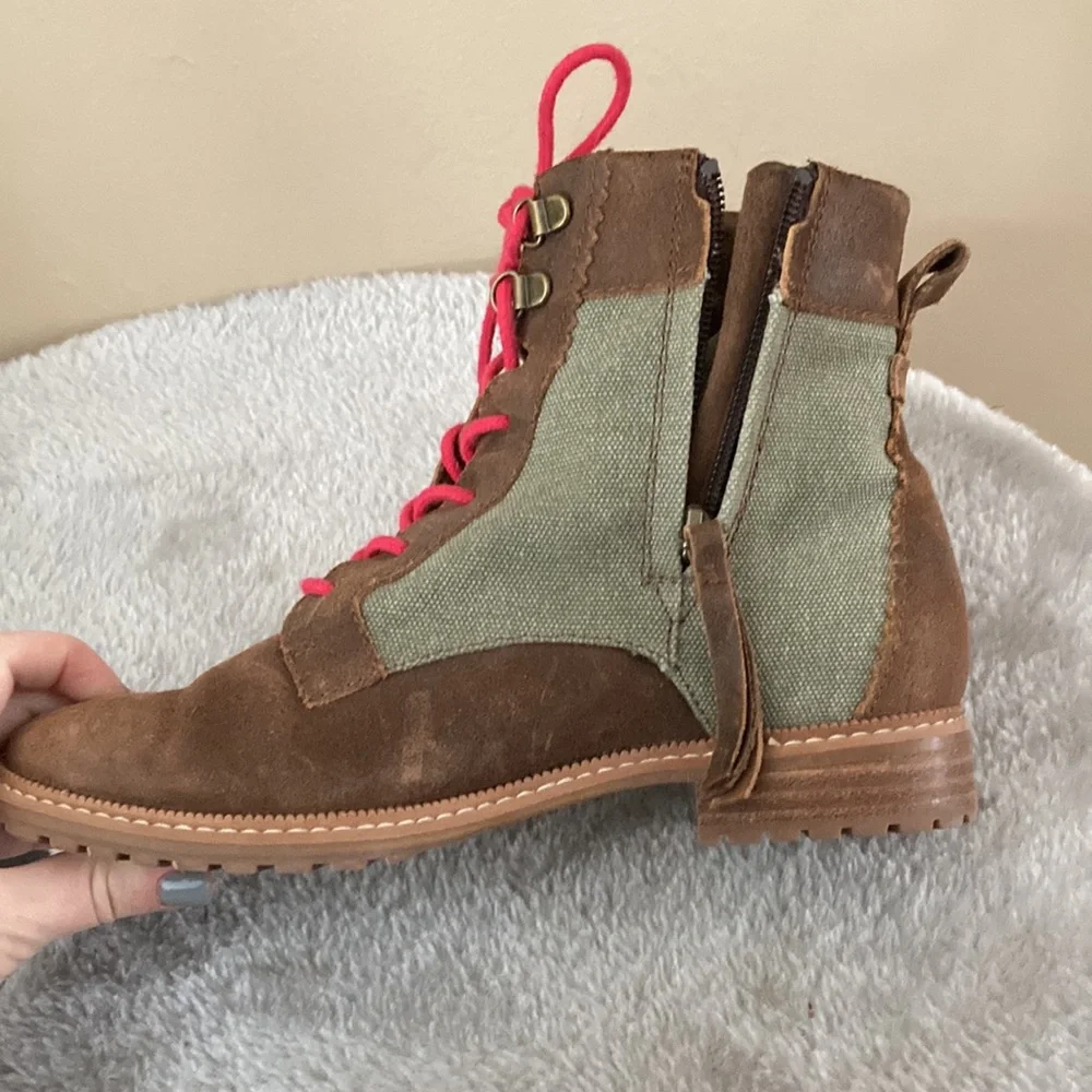 Toms ankle boots size 5.5
